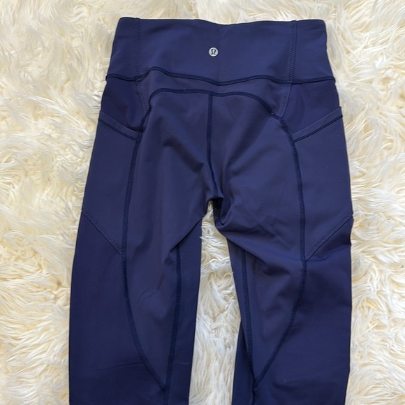 Lulu lemon women’s athletics pants size 8. Navy blue with pockets. - Picture 3 of 5